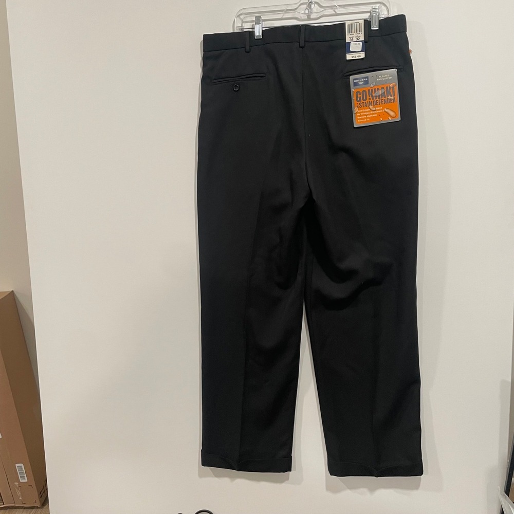 Dockers GoKhaki Stain Defender Mens 36x32 Black Pleated Cuffed Relaxed Pants NEW - Picture 5 of 8